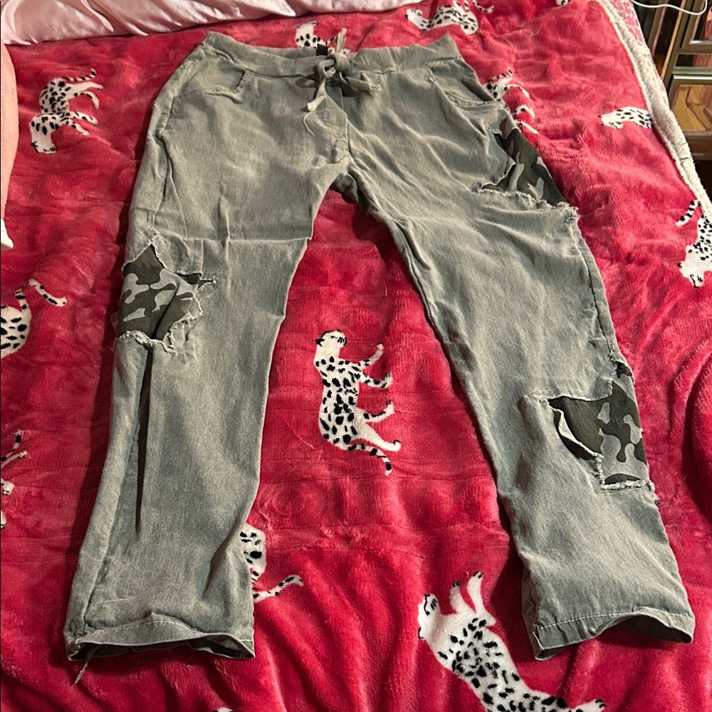 Venti6 Excellent Condition Washed Olive Green Joggers Camo Star Accents S